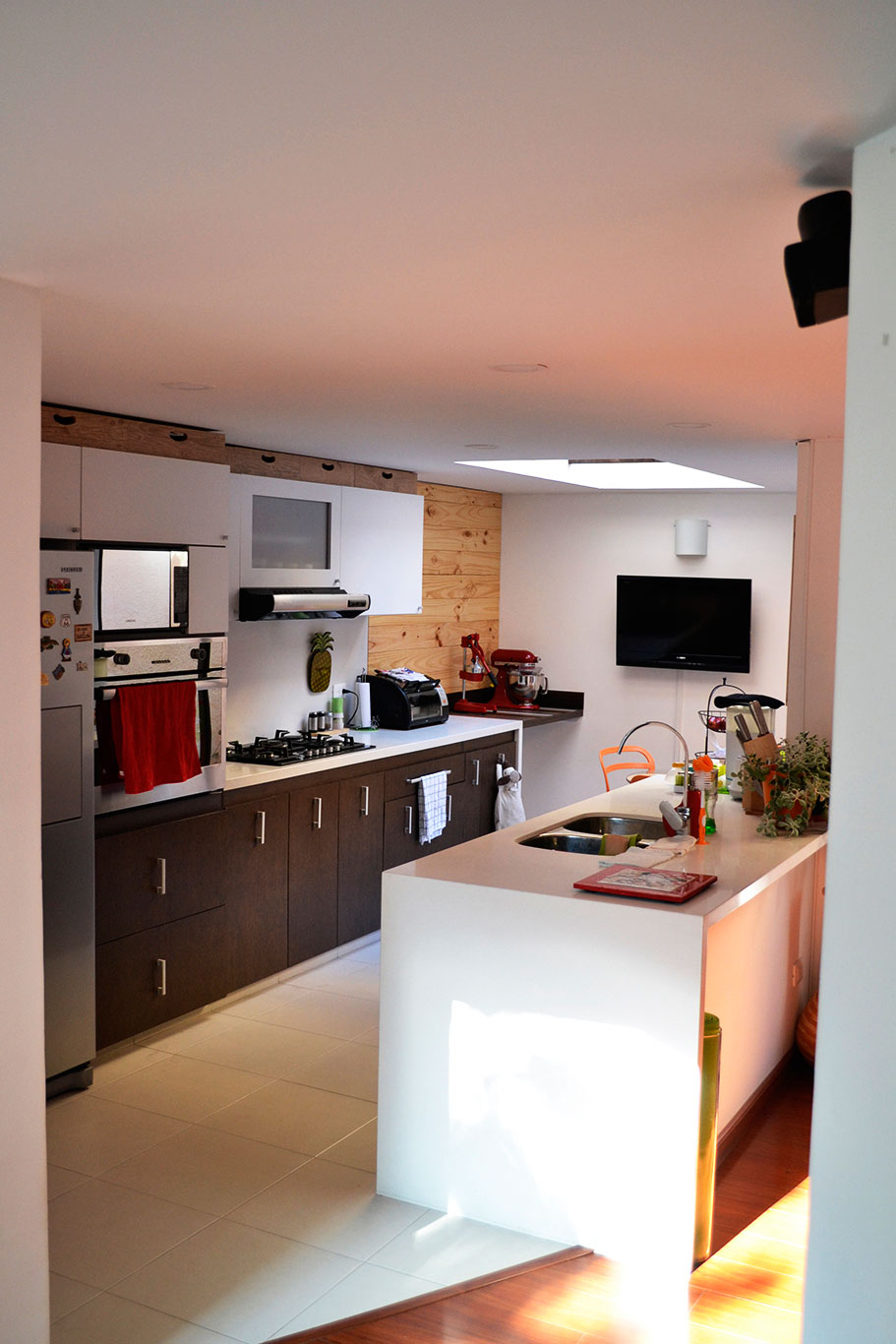 Cocina Integral Con Isla Y Lavaplatos Incorporado